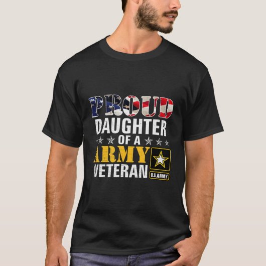 軍誇りを持った退役軍人の娘 Tシャツ (正面)
