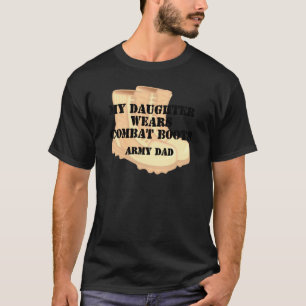 軍隊のパパの娘の砂漠の戦闘用ブーツ Tシャツ