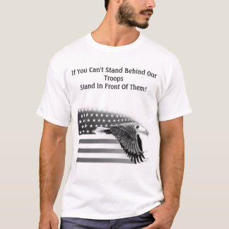 軍隊の後ろの立場 Tシャツ