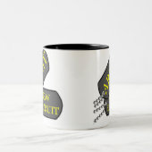 軍隊の新しい新兵 ツートーンマグカップ (中央)