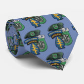 軍隊の第10特殊部隊の緑色のベレー帽の退役軍人 ネクタイ (ロール)