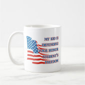 軍隊の自由 – 名誉学生マグカップ コーヒーマグカップ (左)