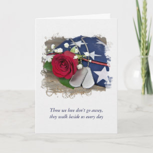 軍隊ドッグタグとバラ悔やみや弔慰 カード