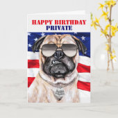 軍隊プライベートおもしろいとPug Soldier's誕生日 カード (黄色い花)