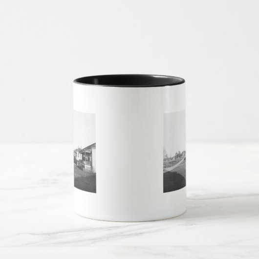 軍隊ホームズイン住宅街フォートミード マグカップ (中央)