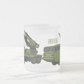 軍隊ミサイルトラック漫画イラストレーション フロストグラスマグカップ (中央)