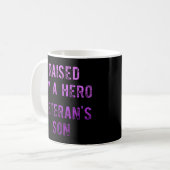 軍隊子の月の紫の上の隆起 コーヒーマグカップ (正面左)