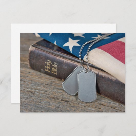 軍隊犬の旗と聖書のタグ ポストカード (正面/裏面)