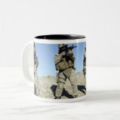 軍隊移行チームメンバー ツートーンマグカップ (正面左)