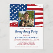 軍隊行遠くにくパーティーアメリカ国旗の写真 インビテーションポストカード (正面)