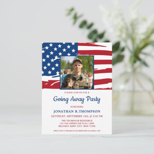 軍隊行遠くにくパーティーアメリカ国旗の写真 インビテーションポストカード (スタンド正面)