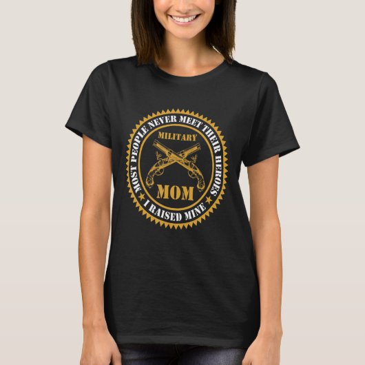 軍隊誇りを持ったママヒーローママ Tシャツ (正面)