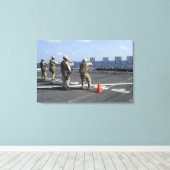 軍隊警官はベルレッタM9と一緒に列車 キャンバスプリント (インサイチュ (ウッドフロア))