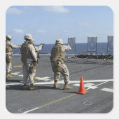 軍隊警官はベルレッタM9と一緒に列車 スクエアシール (正面)