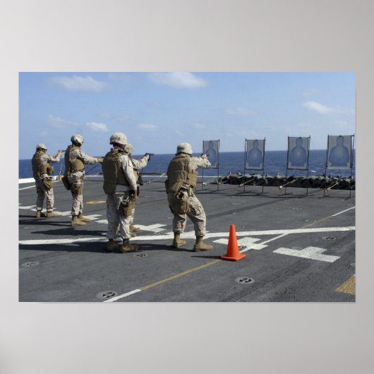 軍隊警官はベルレッタM9と一緒に列車 ポスター (正面)