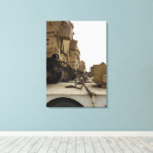 軍隊車はセミ・トラックに閉じ込められている キャンバスプリント (インサイチュ (ウッドフロア))