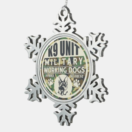 軍K9単位の作業犬 スノーフレークピューターオーナメント (右)