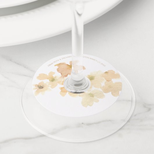 *~* 軟らかな抽象的なピーチベージュの花の水彩 ワイングラスタグ (クローズアップ)