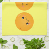 転がっているかわいいのオレンジ キッチンタオル (折り畳み)