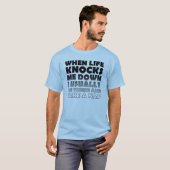 転倒して昼寝する面白いTシャツ Tシャツ (正面フル)