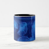 軽いコーヒーカップの天使 ツートーンマグカップ (中央)