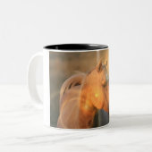 軽いコーヒー・マグのPalominoの馬 ツートーンマグカップ (正面左)