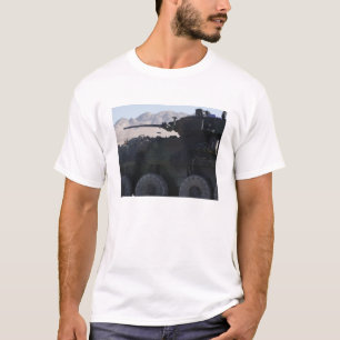 軽い装甲車両の火 Tシャツ
