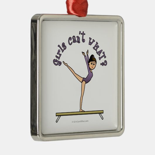 軽い雌の体操選手がバランスビームに乗る メタルオーナメント (右)