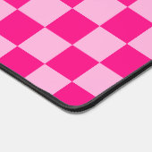 軽市松模様に熱ピンク幾何学的レトロモノグラム デスクマット (コーナー)