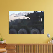 軽装甲車が発砲する キャンバスプリント (インサイチュ (リビング))