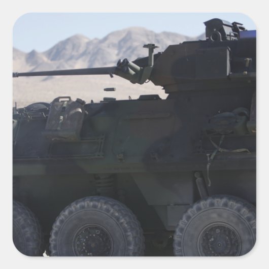 軽装甲車が発砲する スクエアシール (正面)