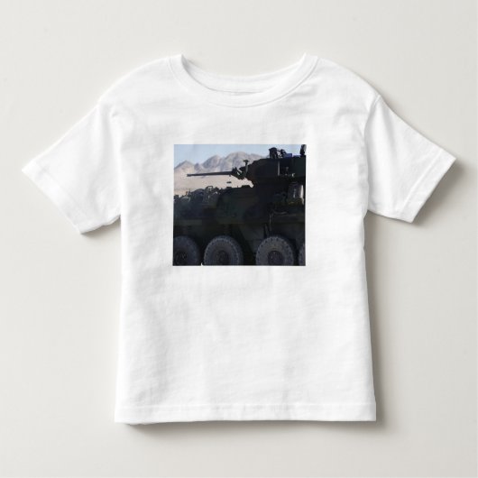軽装甲車が発砲する トドラーTシャツ (正面)