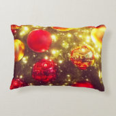 輝くクリスマスボールクラスタの喜び アクセントクッション (裏面)