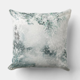 輝く冬の森林、雪の嵐の松の針 クッション