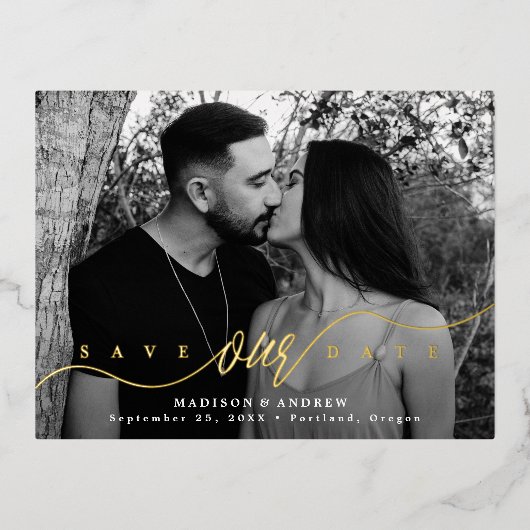 輝く愛の金ゴールドスクリプト日付を保存 箔招待状ポストカード (正面)