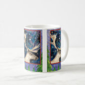 輝く星と共に夜のトナカイ コーヒーマグカップ (正面右)