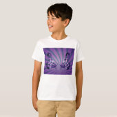輝く羽を持つ抽象的な紫色の蝶 Tシャツ (正面フル)