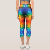 輝く虹色の宇宙銀河の星 LGBTQIA プライド カプリレギンス (裏面)