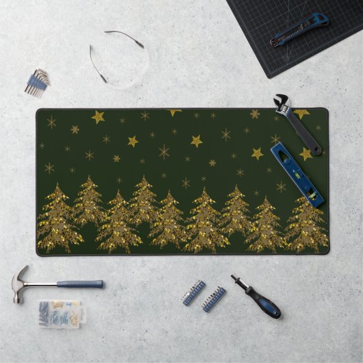 輝く金ゴールドクリスマスツリーと緑の星 デスクマット (ワークステーション)