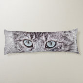 輝く青い目をした、かわいい子ネコ ボディピロー (裏面)