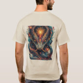 輝く鱗を持つ宇宙の蛇 Tシャツ (裏面)