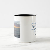 輝やき-アイザイアの60:1 --は起こります ツートーンマグカップ (中央)