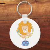 輪の中を飛び跳ねるサーカス・ライオン キーホルダー (正面)