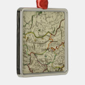 輪郭を描かれる境界のアジア メタルオーナメント (右)