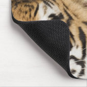 轟音の虎の顔のクローズアップ マウスパッド (コーナー)