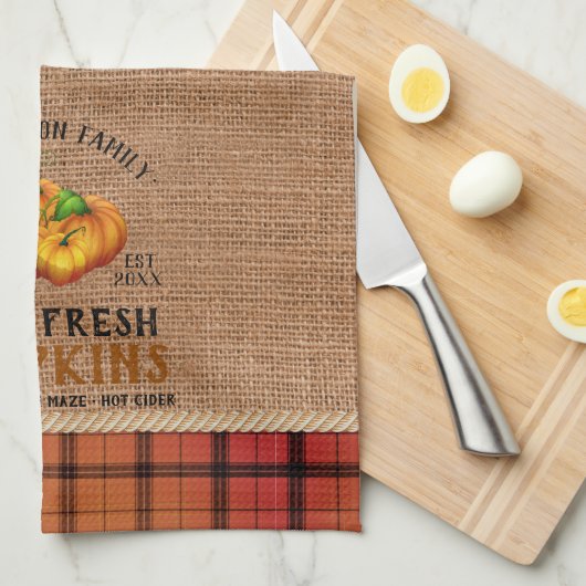 農園の新鮮なカボチャ素朴の入ったプレイド キッチンタオル (四つ折り)