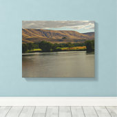 農地で砂漠を流れる美しい川 キャンバスプリント (インサイチュ (ウッドフロア))