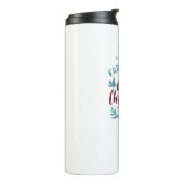 農場で新しい赤いトラックのクリスマスツリー配達 タンブラー (回転左)