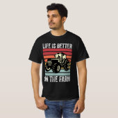 農場で暮らす方がいい - 農業愛好家 Tシャツ (正面フル)