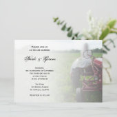 農場のトラクターに乗る花嫁のカントリーウェディング招待状 招待状 (スタンド正面)